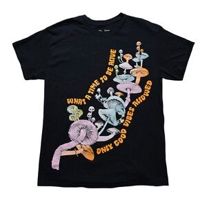 Tree Hugger Mushroom Graphic T-Shirt Black Nature Quote Women’s Medium